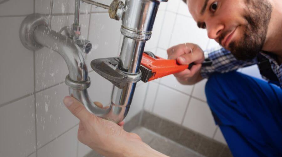 Professional water heater repair in Ophiem, IL
